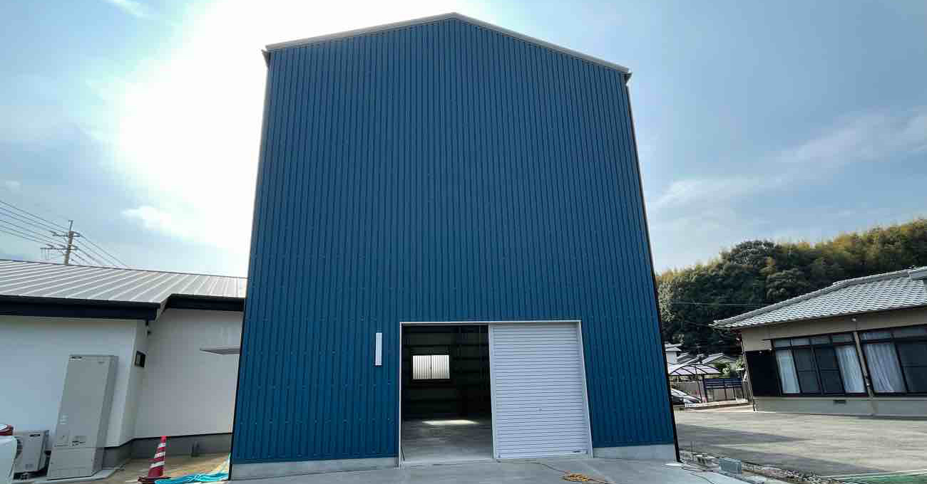 三宅建築工房が手がけた倉庫の外観